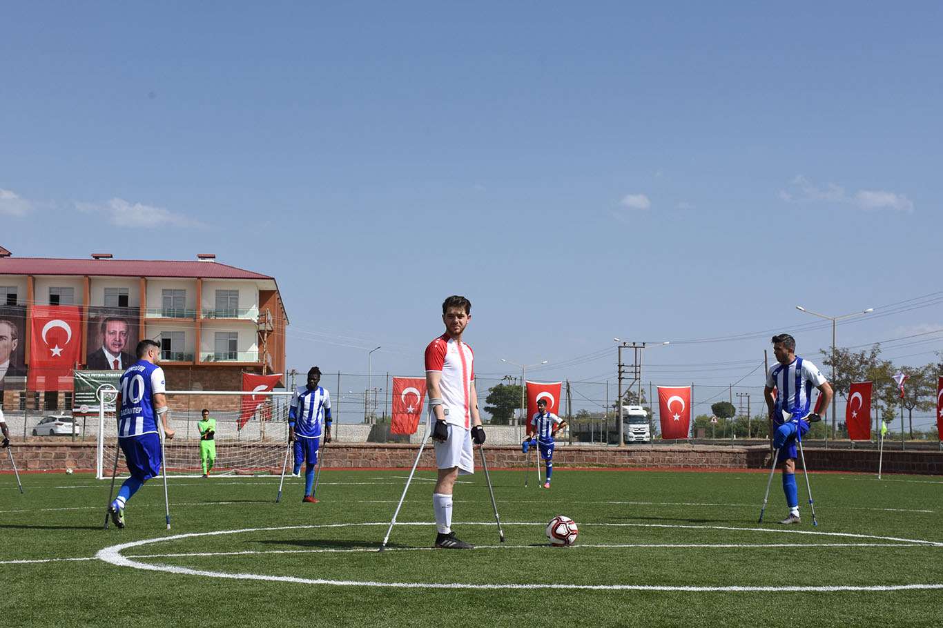 Ampute Futbol Türkiye Şampiyonası müsabakaları Bitlis'te başladı